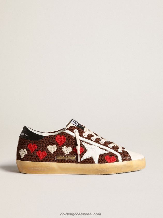 נשים Golden Goose כוכב על במסרגה חומה עם לבבות רקומים וכוכב לבן 246D24167
