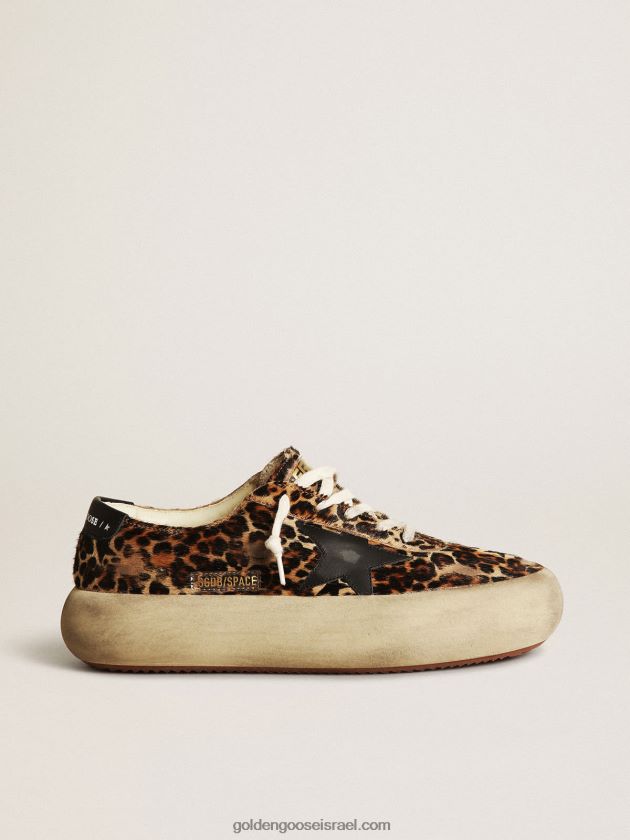 נשים Golden Goose נעלי כוכב חלל בעור פוני בהדפס נמר עם כוכב עור שחור ולשונית עקב 246D24174
