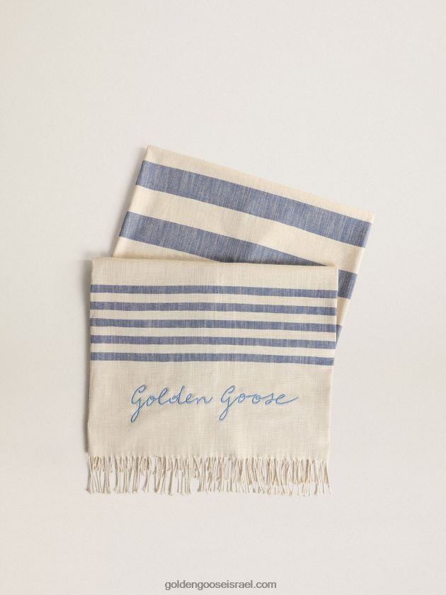 נשים Golden Goose מגבת חוף כותנה קולקציית נופש עם פסים כחולים ושוליים 246D24302